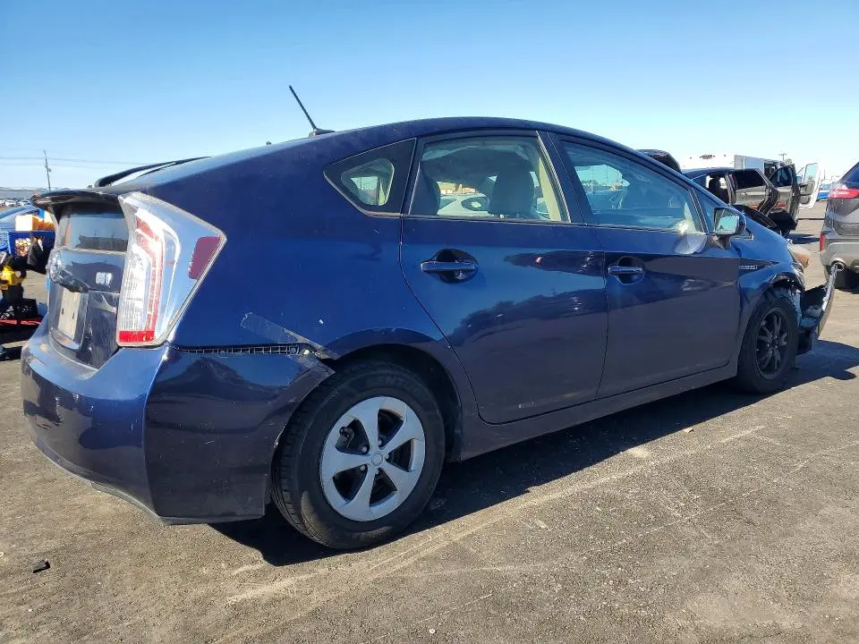 2013 TOYOTA PRIUS   