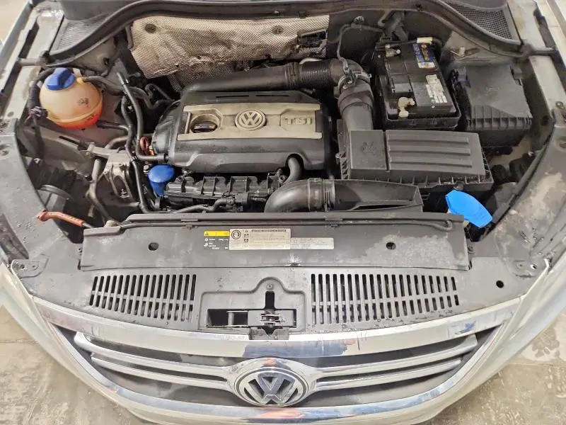 2011 VOLKSWAGEN TIGUAN S  