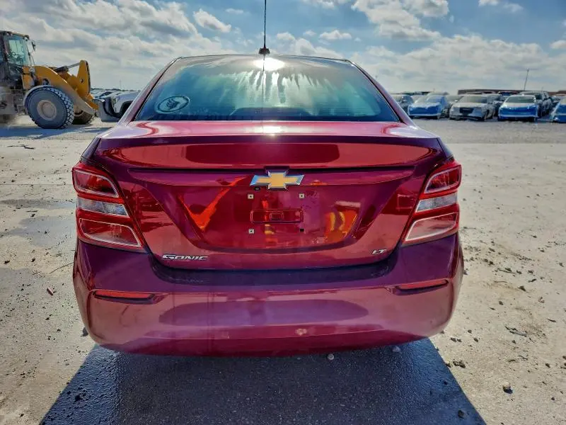 2018 CHEVROLET SONIC LT  