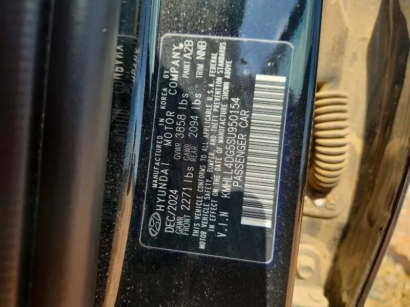 2025 HYUNDAI ELANTRA SE  