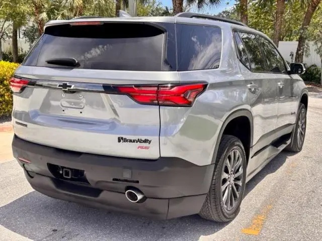 2023 CHEVROLET TRAVERSE RS  