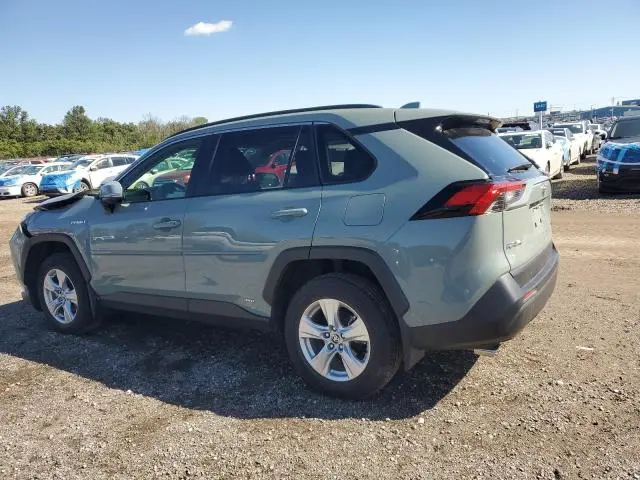 2021 TOYOTA RAV4 XLE  