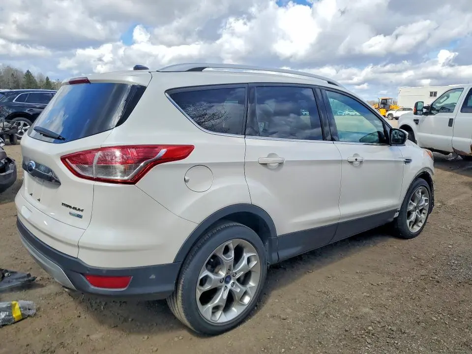 2016 FORD ESCAPE TITANIUM  