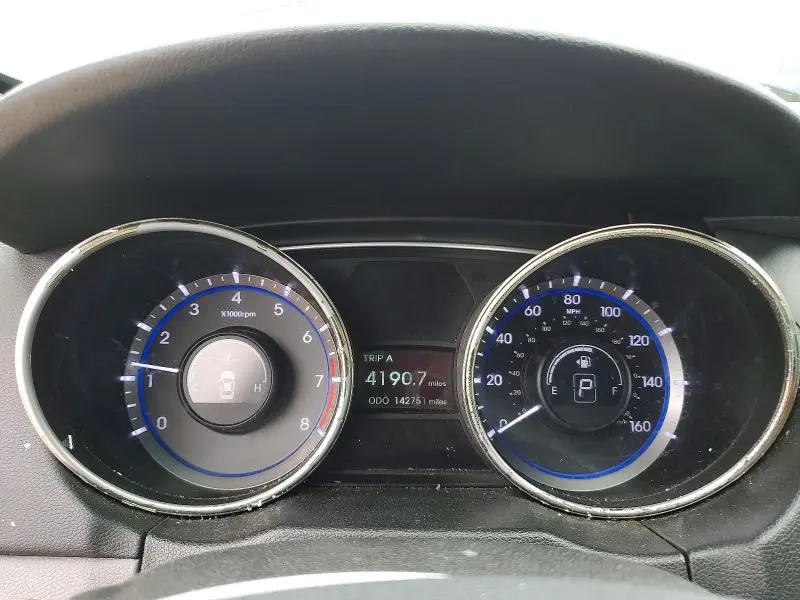 2011 HYUNDAI SONATA GLS  