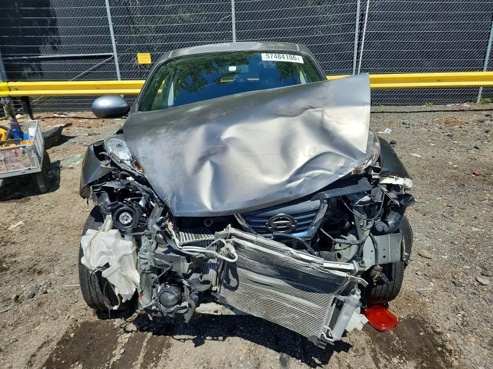 2011 NISSAN JUKE S  