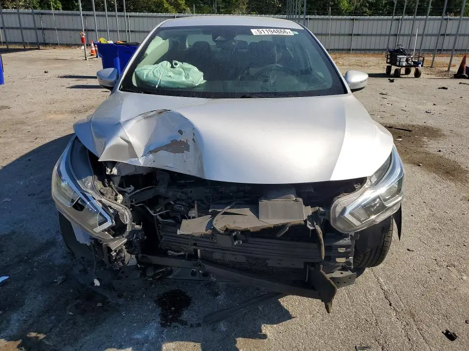 2021 NISSAN VERSA SV  
