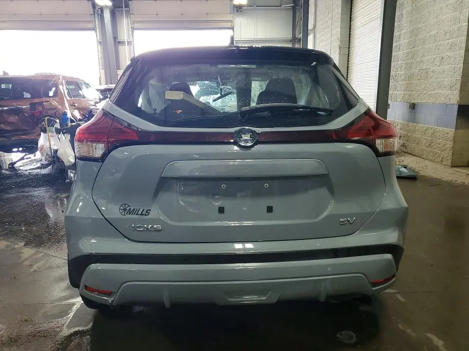 2024 NISSAN KICKS SV  