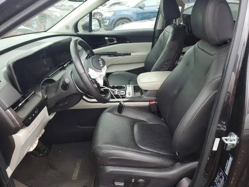 2024 KIA CARNIVAL SX  