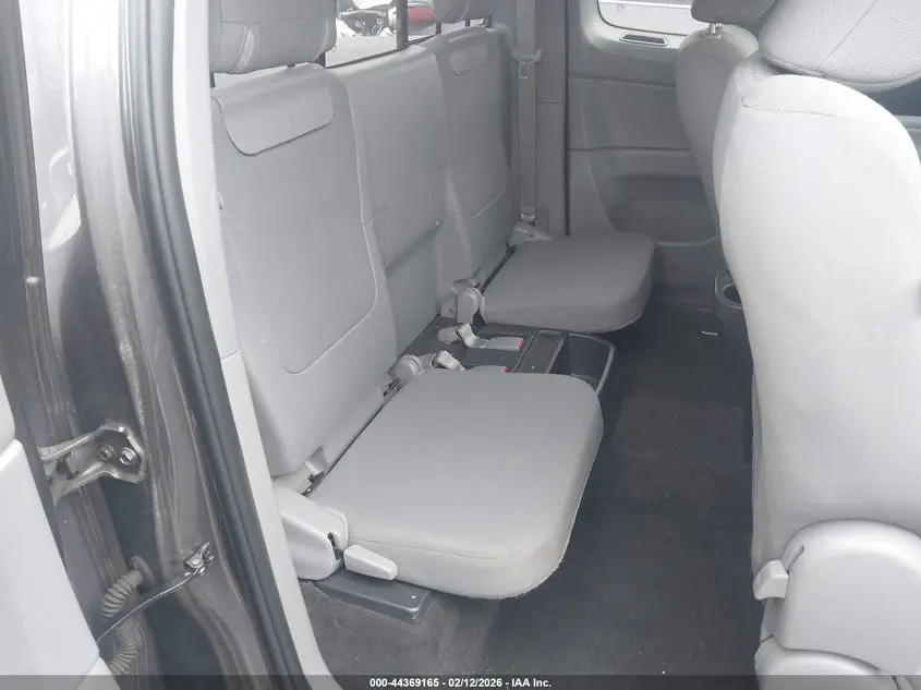 2013 TOYOTA TACOMA BASE V6