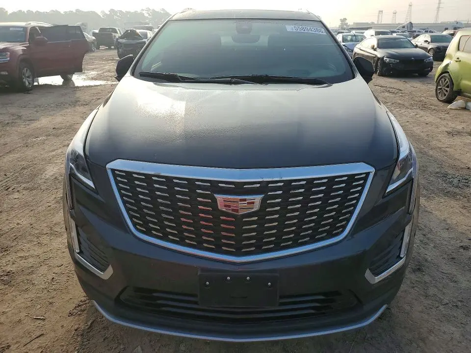2022 CADI XT5 PREMIU   