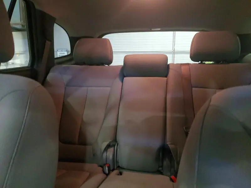 2010 HYUNDAI SANTA FE GLS  
