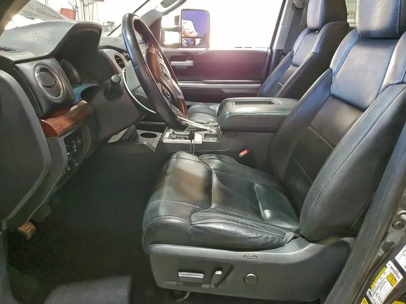 2016 TOYOTA TUNDRA CREWMAX LIMITED  