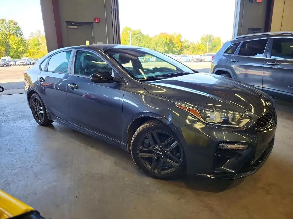 2021 KIA FORTE GT LINE  