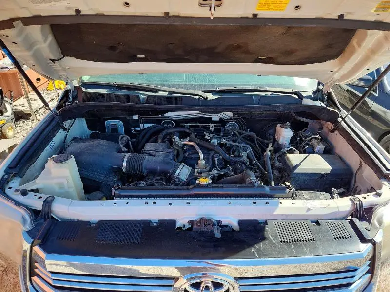 2016 TOYOTA TUNDRA CREWMAX SR5  