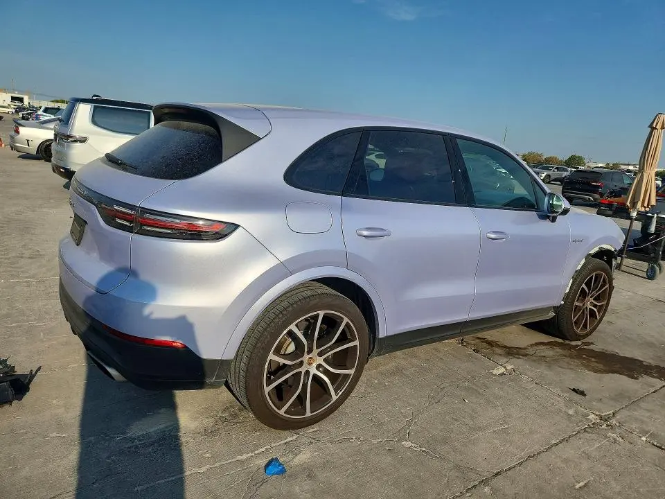 2021 PORSCHE CAYENNE E-HYBRID  