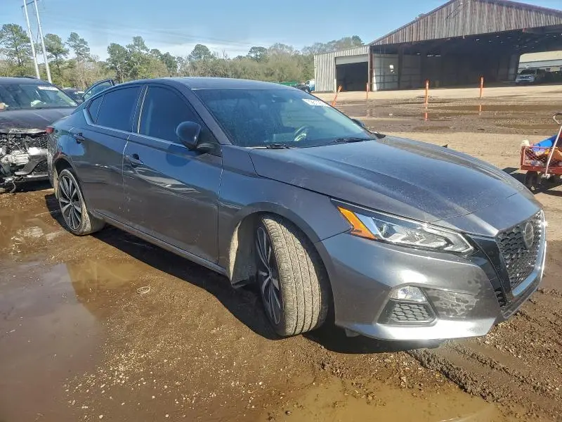 2021 NISSAN ALTIMA SR  