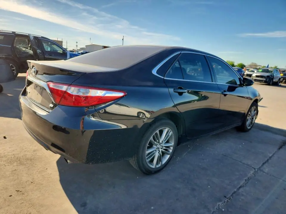 2017 TOYOTA CAMRY SE  