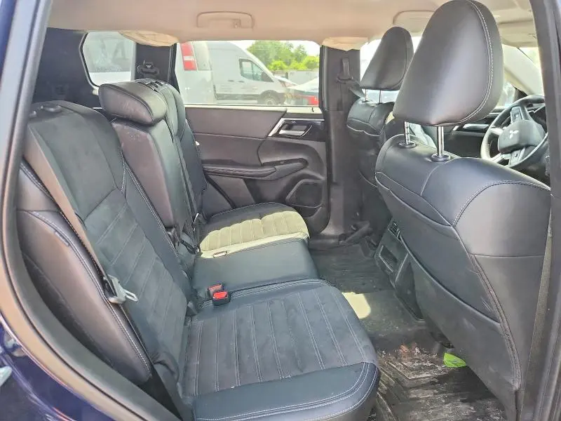 2024 MITSUBISHI OUTLANDER   