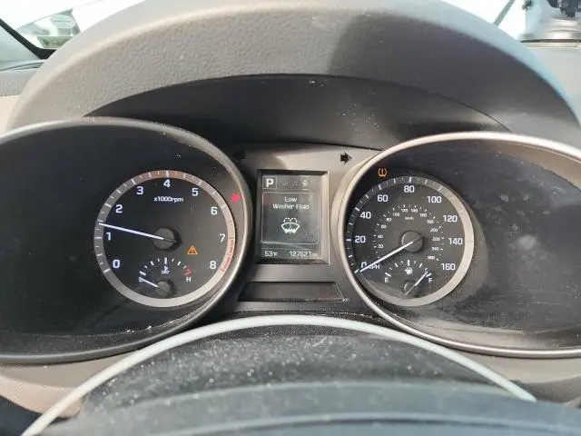 2017 HYUNDAI SANTA FE SE  