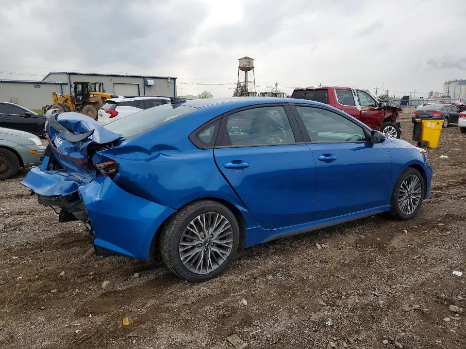 2022 KIA FORTE GT LINE  