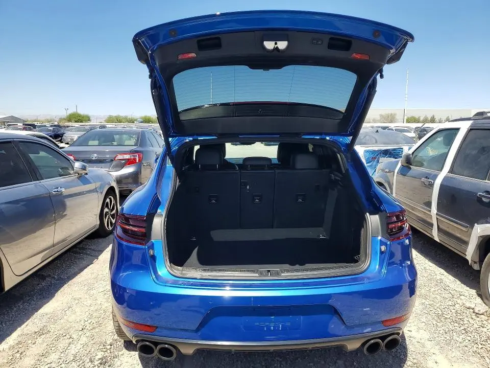 2017 PORSCHE MACAN GTS  