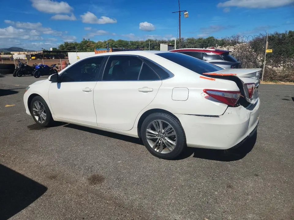 2015 TOYOTA CAMRY LE  