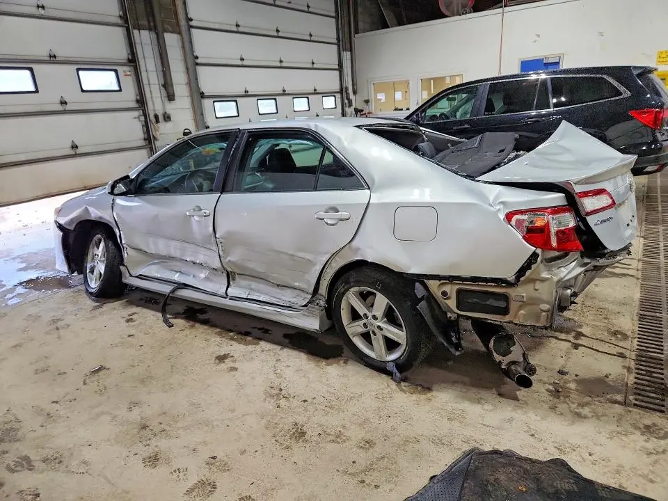 2013 TOYOTA CAMRY SE  