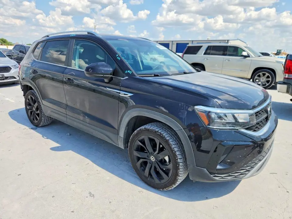 2022 VOLKSWAGEN TAOS SE  