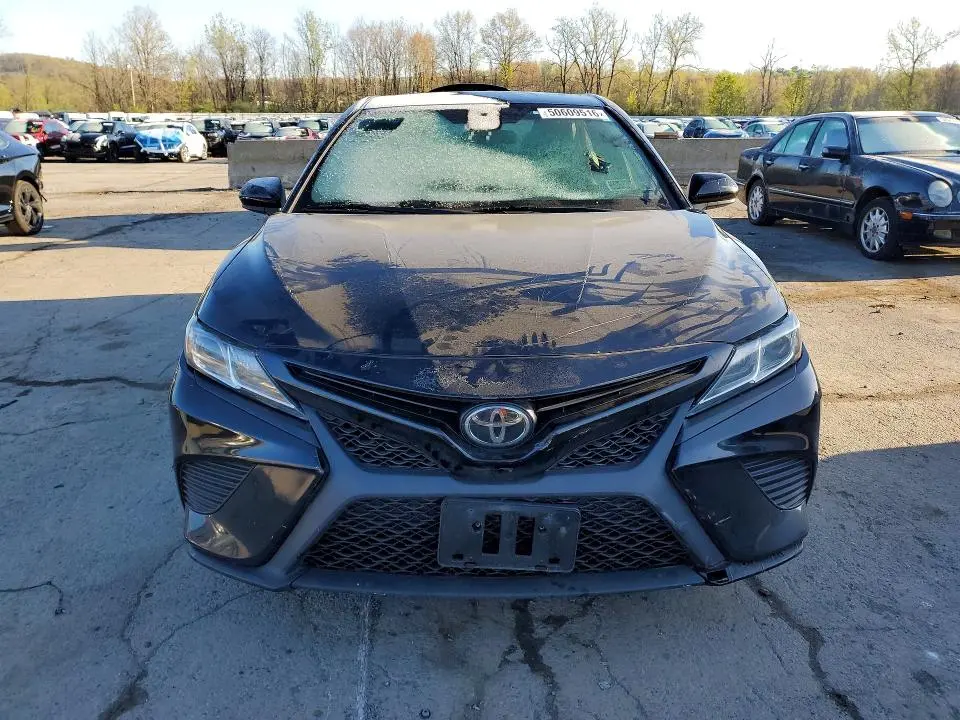 2019 TOYOTA CAMRY SE  