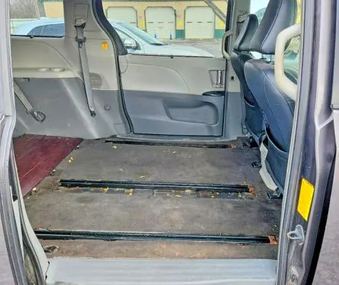 2012 TOYOTA SIENNA SPORT  