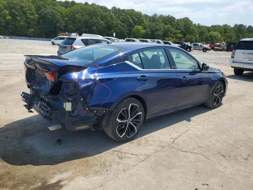 2024 NISSAN ALTIMA SR  