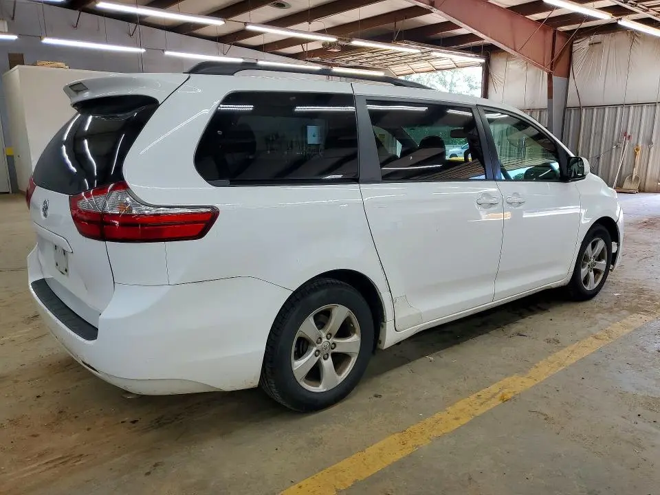 2015 TOYOTA SIENNA LE  