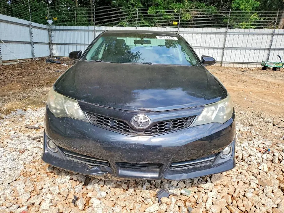 2013 TOYOTA CAMRY SE  