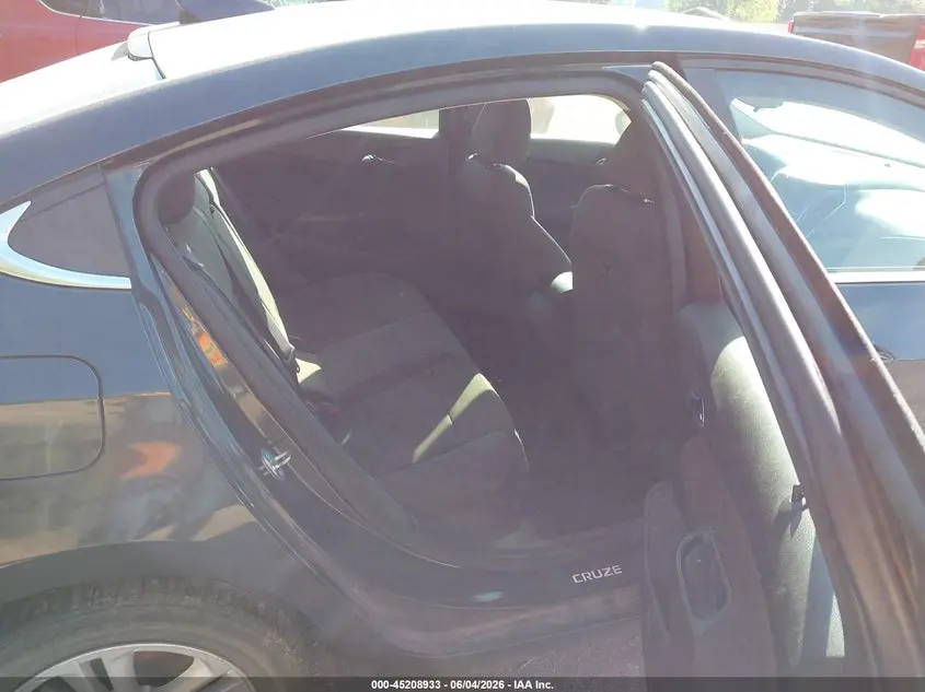 2017 CHEVROLET CRUZE LT AUTO