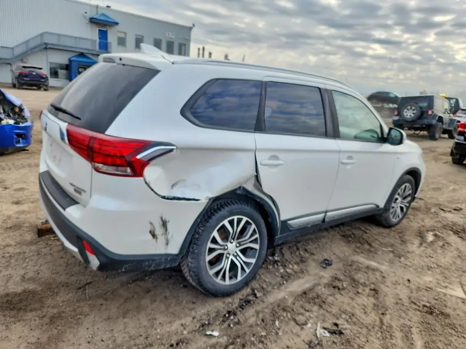 2018 MITSUBISHI OUTLANDER SE  