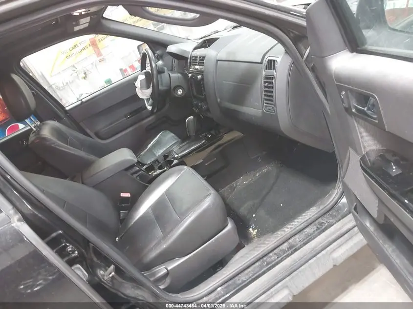2011 FORD ESCAPE LIMITED
