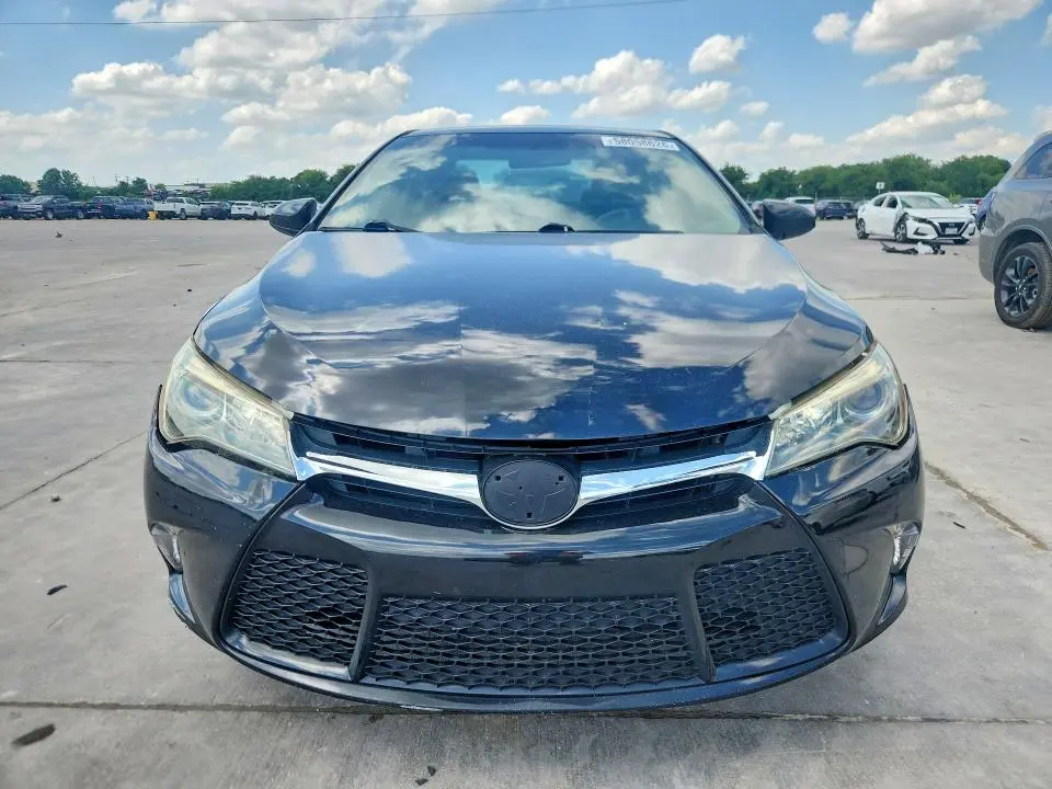 2017 TOYOTA CAMRY SE  