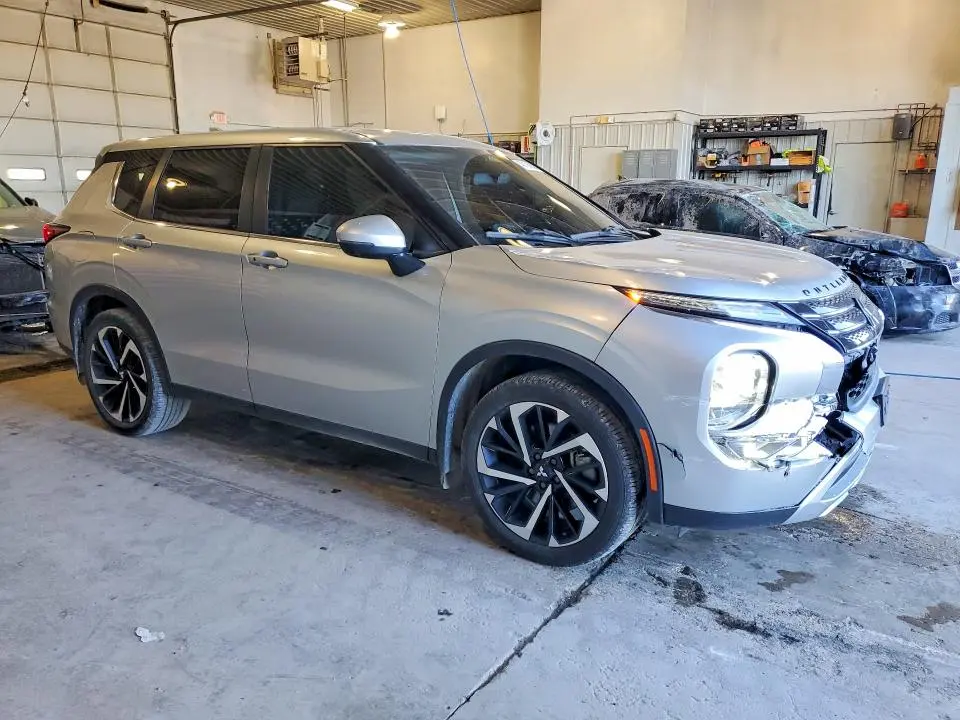 2024 MITSUBISHI OUTLANDER SE  
