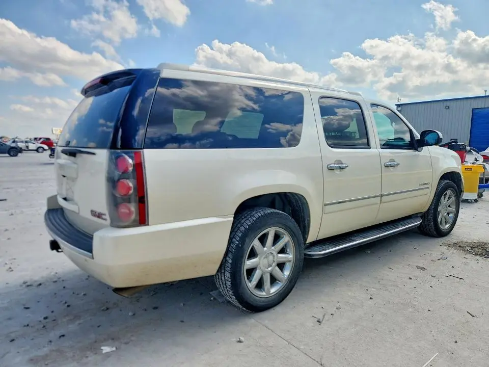2013 GMC YUKON XL DENALI  