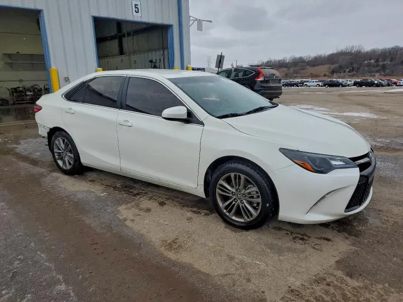 2015 TOYOTA CAMRY LE  