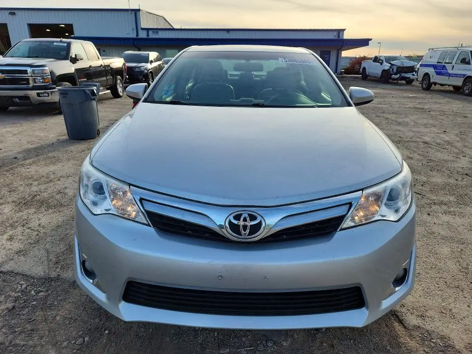 2014 TOYOTA CAMRY XLE V6  