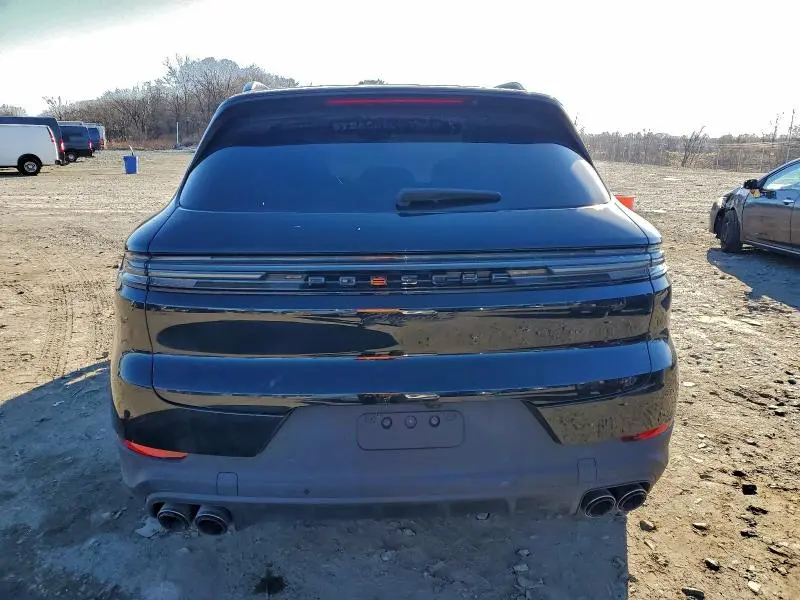 2024 PORSCHE CAYENNE S  