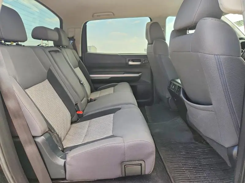 2017 TOYOTA TUNDRA CREWMAX SR5  