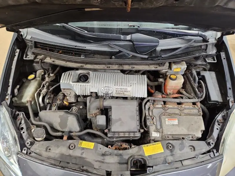 2010 TOYOTA PRIUS III  