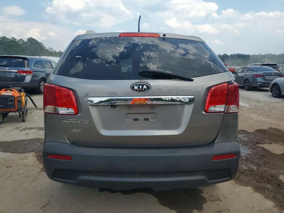 2013 KIA SORENTO LX  