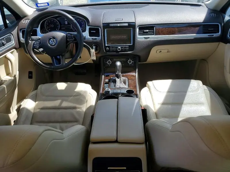 2013 VOLKSWAGEN TOUAREG V6  