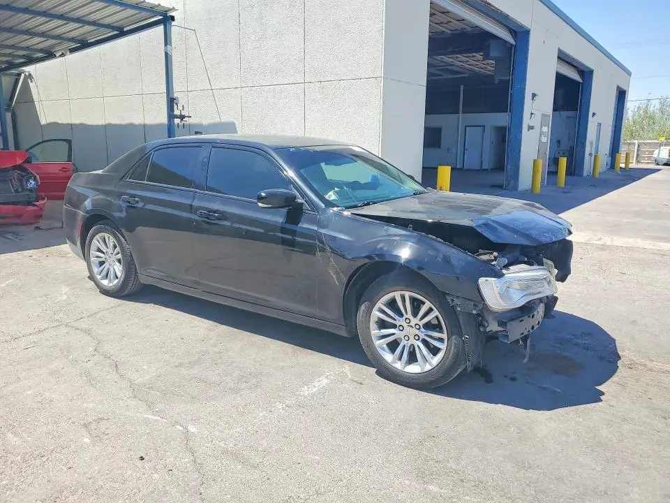2016 CHRYSLER 300 LIMITED  