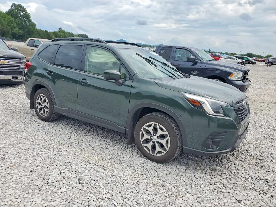 2022 SUBARU FORESTER PREMIUM  