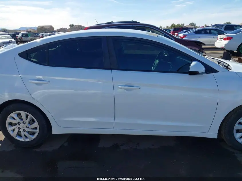 2018 HYUNDAI ELANTRA SE