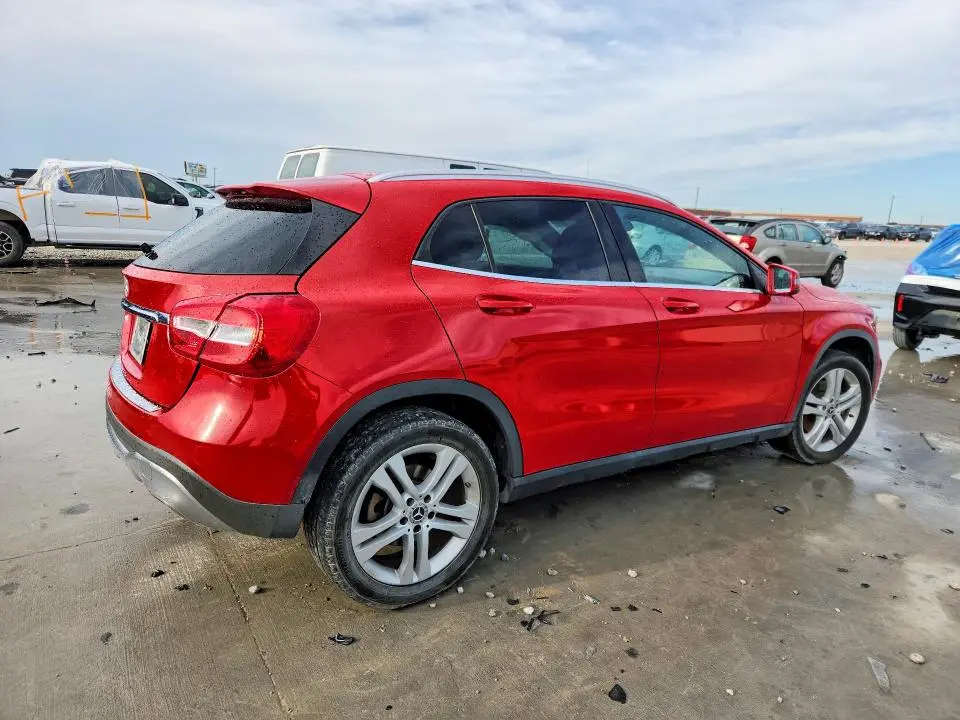 2018 MERCEDES-BENZ GLA 250  